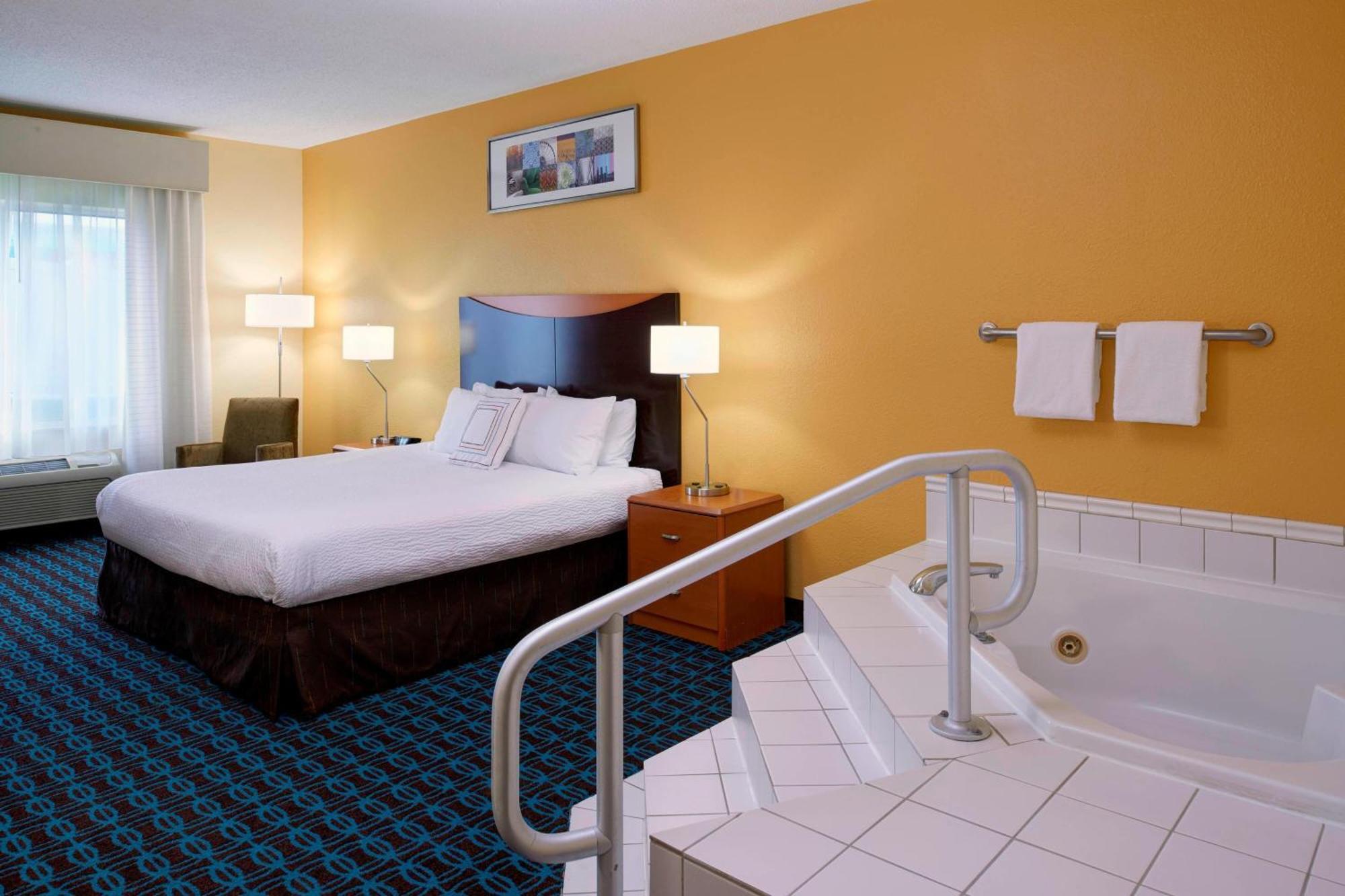 Fairfield Inn By Marriott Richmond New Paris Exterior foto