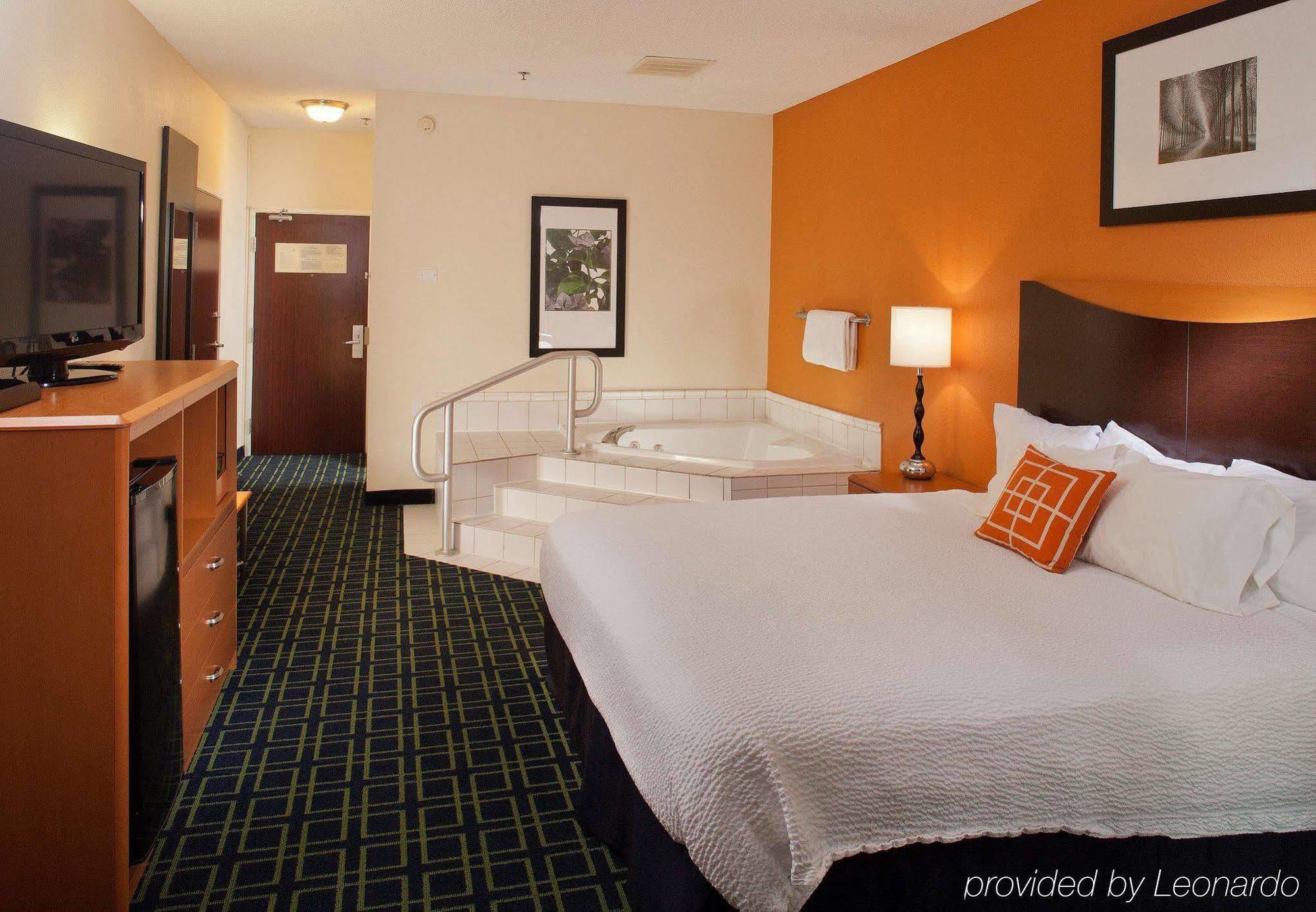 Fairfield Inn By Marriott Richmond New Paris Exterior foto