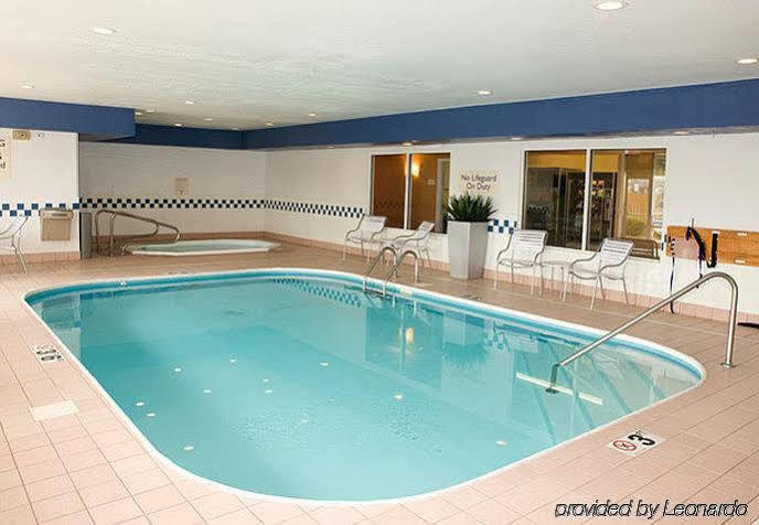 Fairfield Inn By Marriott Richmond New Paris Exterior foto